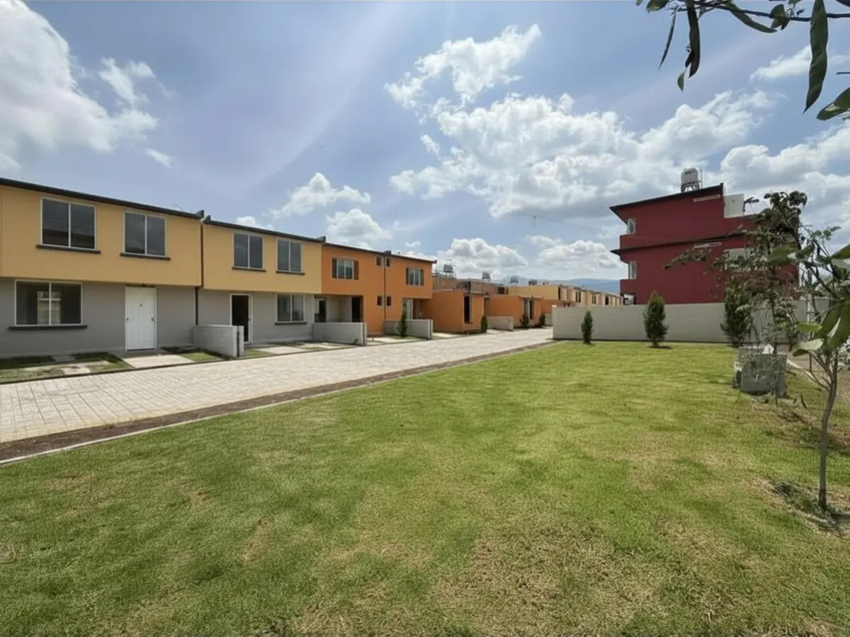 Área verde de la Privada Mantua 252